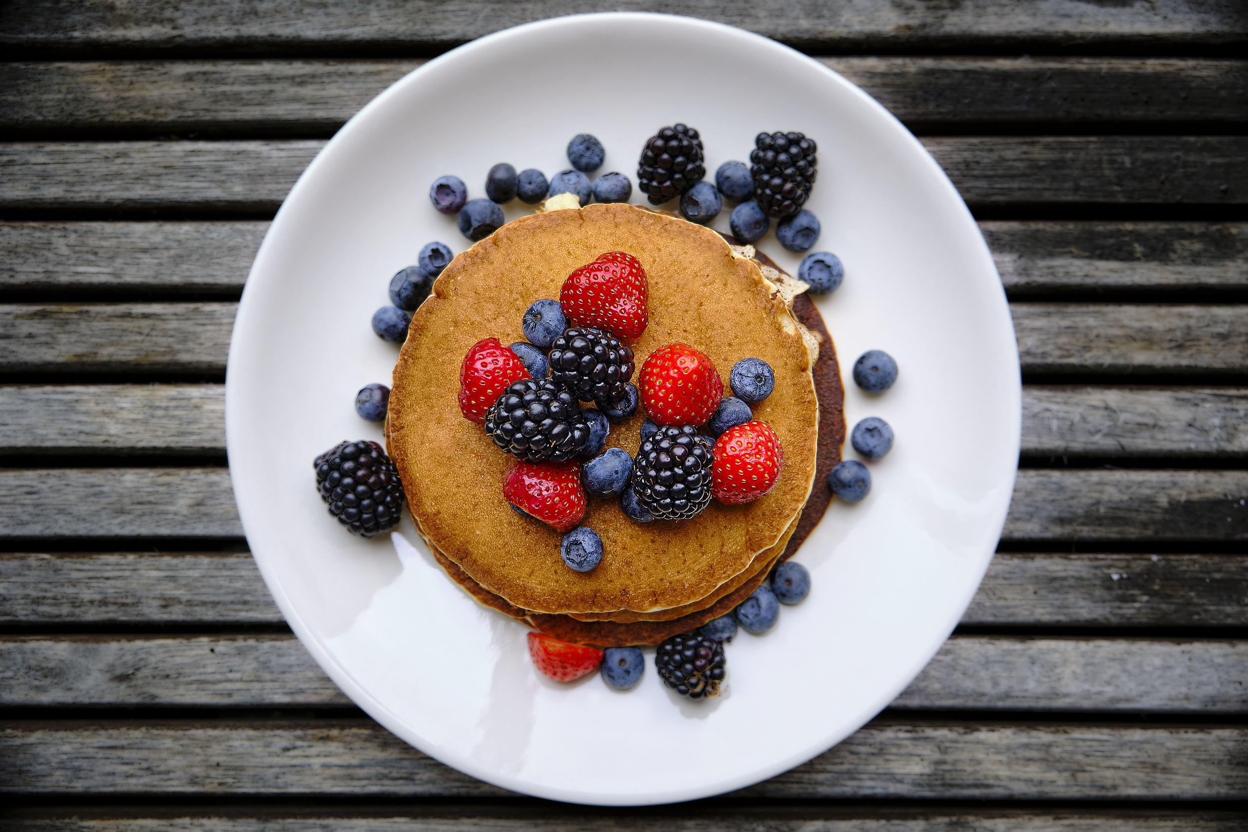 Pancakes with fresh berries, photographed for Ranta-Aitta