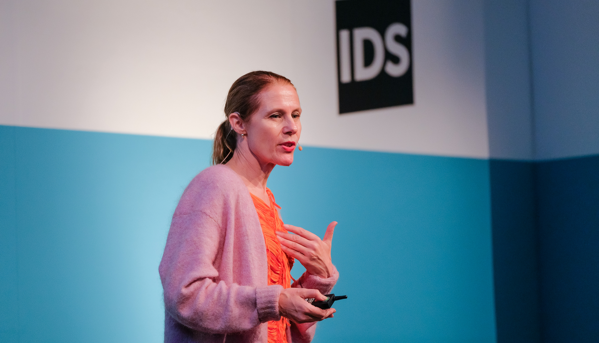 Susanna Björklund giving a keynote at IDS Vancouver